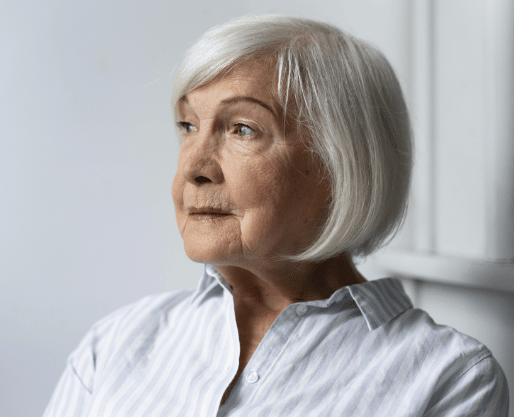 old-woman-confronting-alzheimer-disease