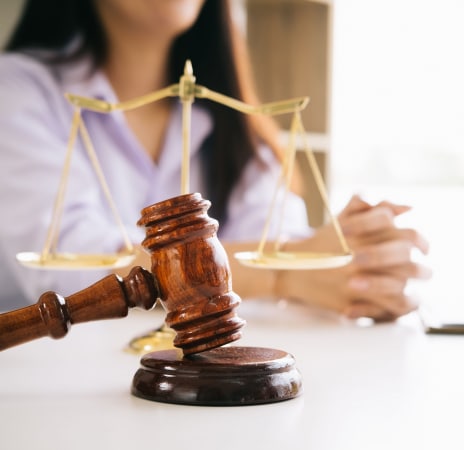 Gavel, balances of justice and attorney in the VIOXX litigation