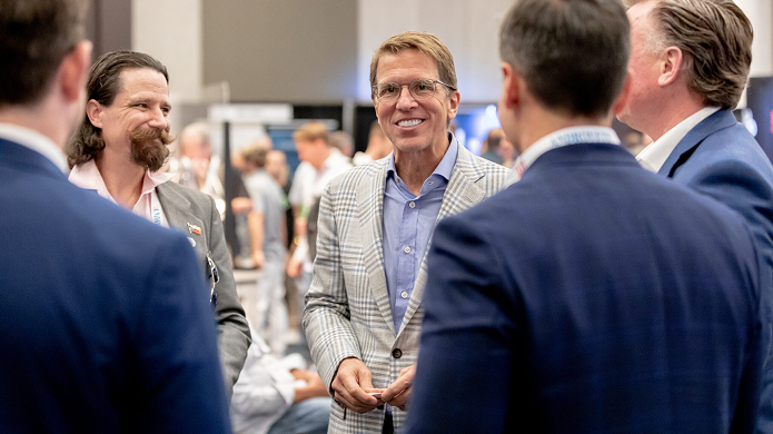 Mark Lanier with 4 Lanier Trial Academy attendees