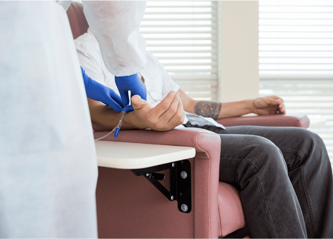 Mesothelioma patient getting treaded with chemotherapy