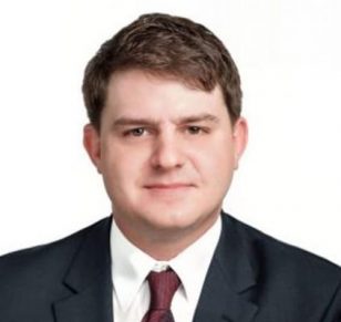 Headshot of Lanier Law Firm Senior Attorney Austin Taylor, who worked in the asbestos and mesothelioma practice.