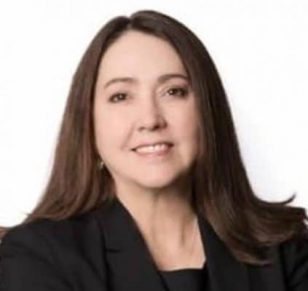 Headshot of Lanier Law Firm Senior attorney Catherine Heacox, part of the Personal Injury, Pharmaceutical and Product Liability practice.